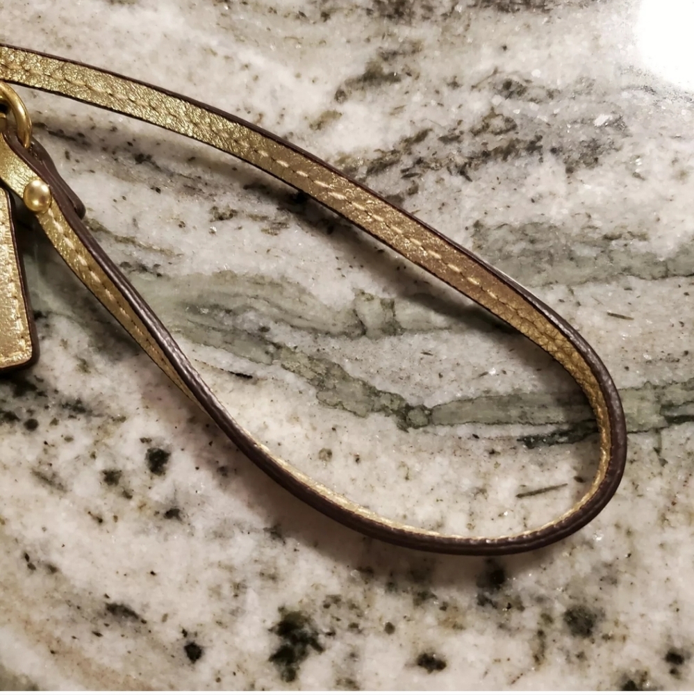 Coach wristlet - Picture 4 of 7